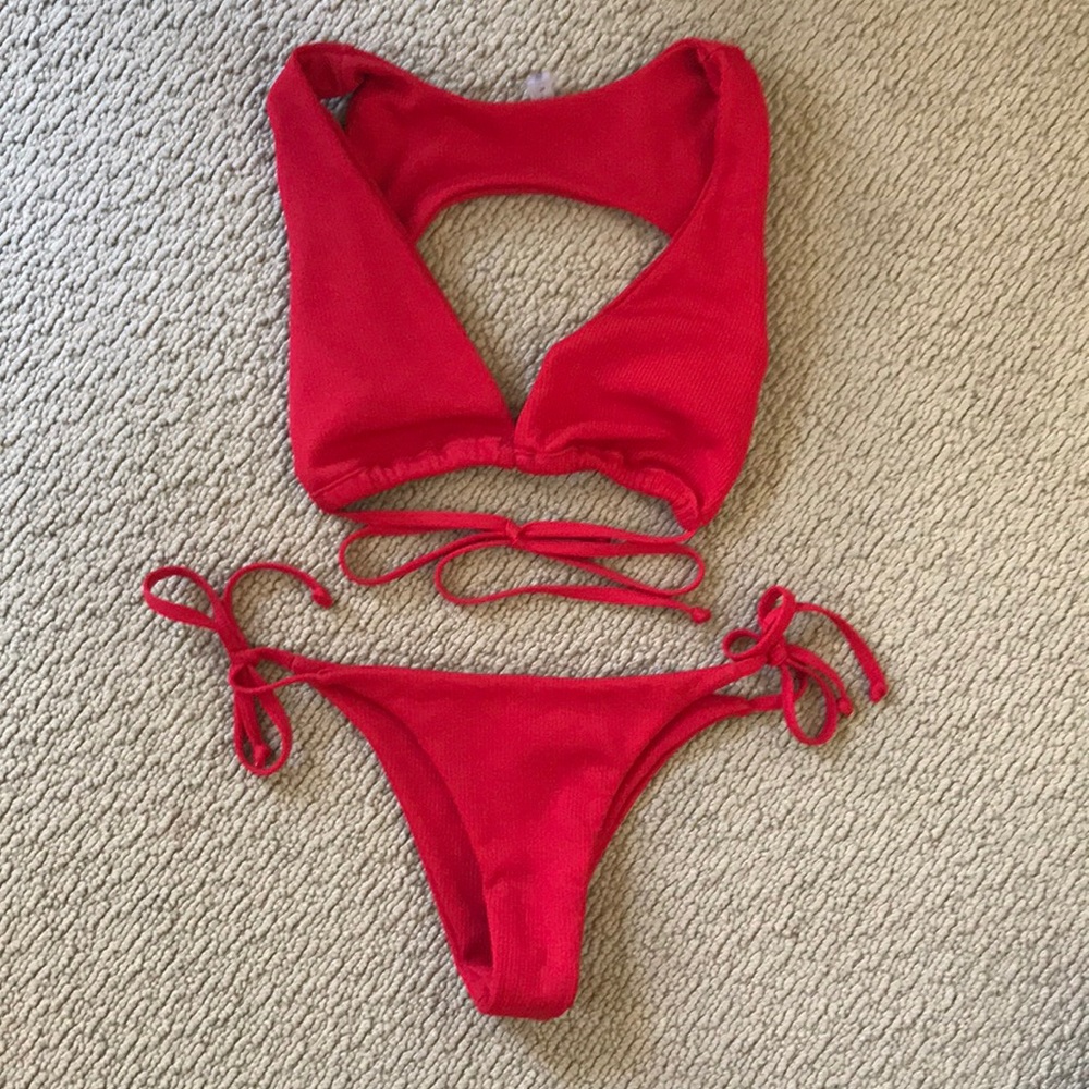 Cut out red bikini